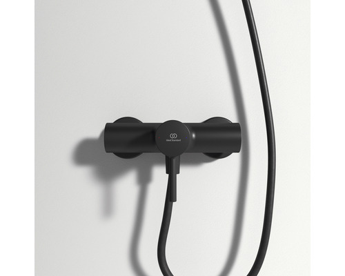 Sprchová batéria na montáž na stenu s logom Ideal Standard