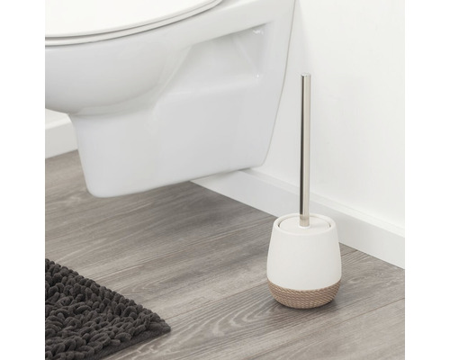 WC kefa s držiakom vedľa toalety
