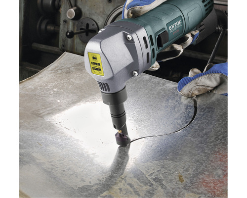 Nožnice na plech strihajú kovový plech