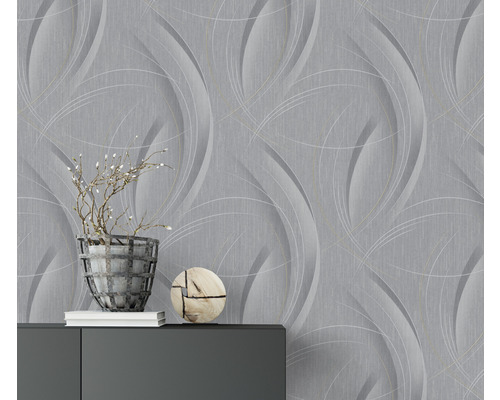 Sivá tapeta s abstraktným vzorom na stene