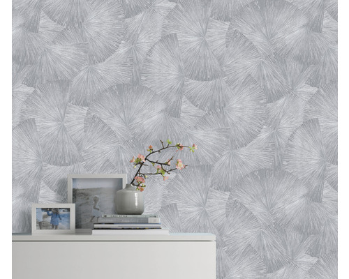 Miestnosť s vliesovou tapetou s grafickým vzorom.