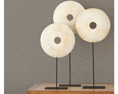 Dekoratívne drevené kruhy na kovových stojanoch do interiéru