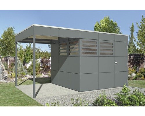 Záhradný domček so strieškou vo vonkajšom prostredí