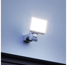 LED vonkajší reflektor s detektorom pohybu na stene