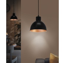 Čierna závesná lampa s vnútrom