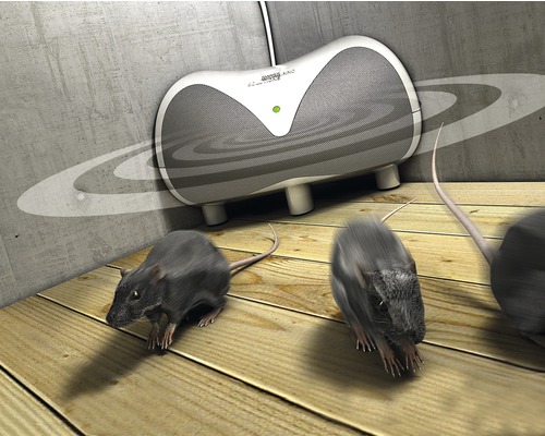 Elektronický odpudzovač myší s myšami na podlahe