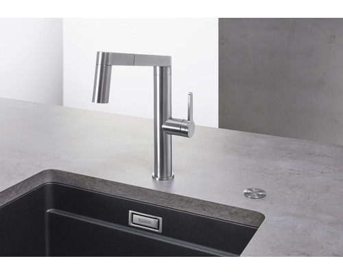 Kuchynský drez s nerezovou pákovou batériou