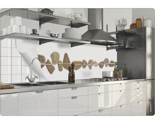 Kuchynská zástena s kamenným motívom v modernej kuchyni
