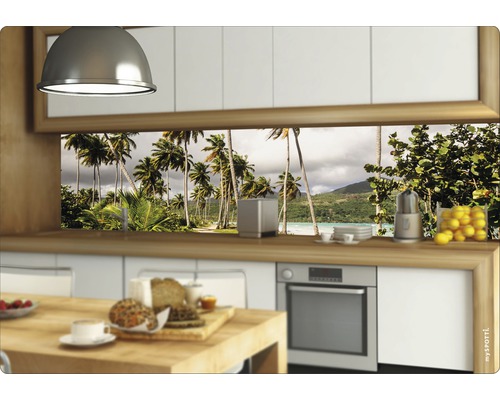 Kuchynská zástena s motívom tropickej pláže v modernej kuchyni