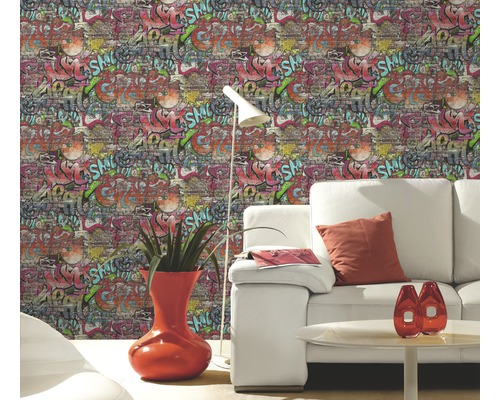 Obývacia izba s tapetou v štýle graffiti