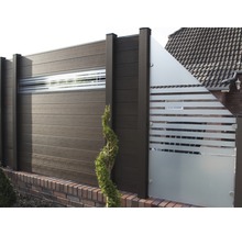 Záhradný plot z dreva a skla