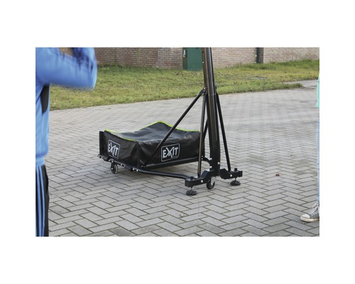 Basketbalový kôš so záchytnou sieťou a kolieskami pre jednoduchú prepravu