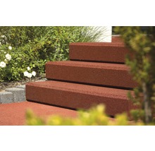 Vonkajšie schodisko s tromi stupňami z gumového granulátu