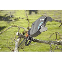 Akumulátorové nožnice na konáre Gardena strihajú konár