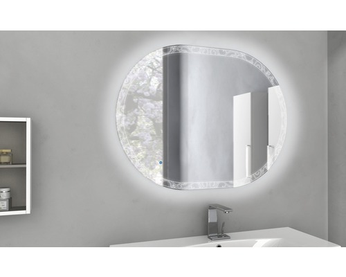 Osvetlené zrkadlo do kúpeľne so vzorom v kúpeľni