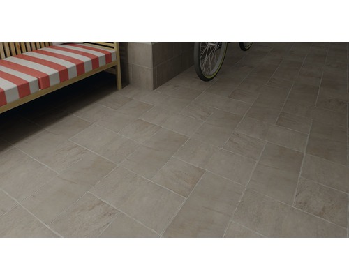 Vnútorná vzorka položenej podlahovej dlažby.