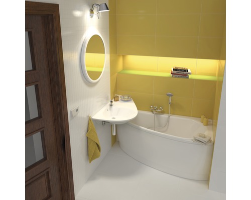 Kúpeľňa s vaňou, umývadlom a zrkadlom