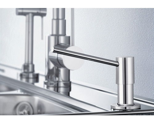 Kovový dávkovač saponátu na dreze