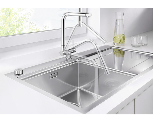 Nerezový drez s otočnou vodovodnou batériou