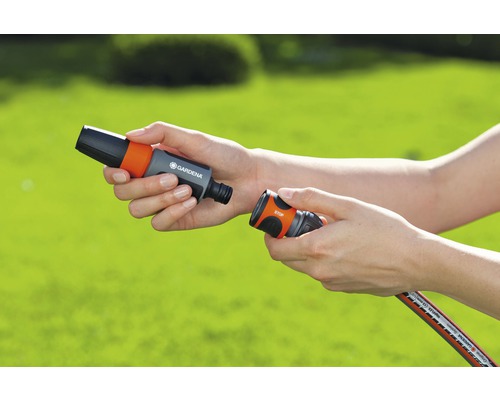 Záhradná hadicová spojka sa spája