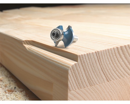 Drážkovacia fréza pri obrábaní hrany dreva