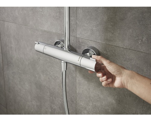 Nástenná sprchová batéria s termostatom a rukou nastavujúcou teplotu