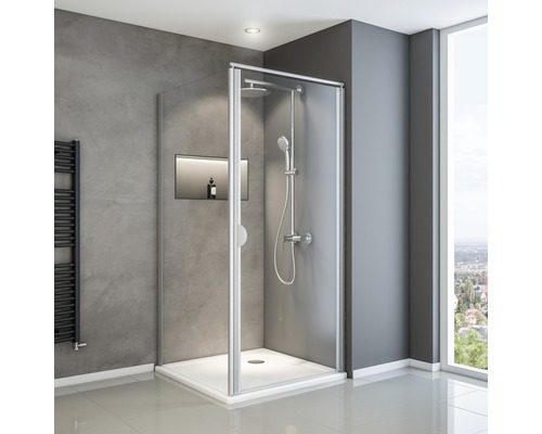 Sprchovací kút so sprchovacou vaničkou a armatúrou v kúpeľni