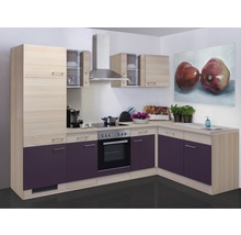 Moderná kuchyňa so vstavanými skriňami, drezom a spotrebičmi