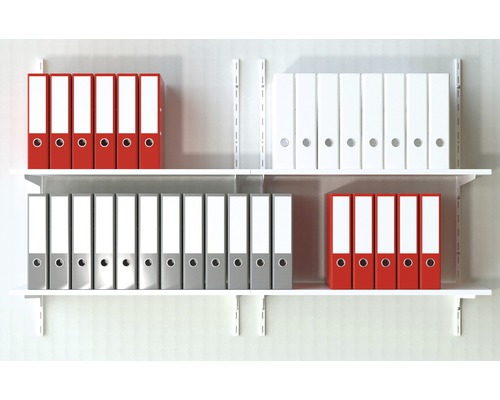 Police s priečinkami v rôznych farbách