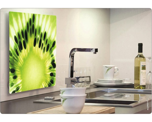 Kuchynská scéna s ochranou proti striekajúcej vode s motívom kivi