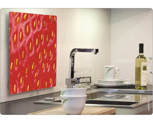 Kuchynská zástena s motívom jahody v modernej kuchyni
