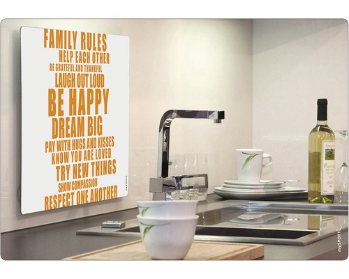 Dekoratívny štít s textom Rodinné pravidlá v moderné kuchyni