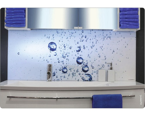 Kúpeľňová umývadlová skrinka s umývadlom, batériou, dávkovačom mydla a zadnou stenou so vzorom bublín