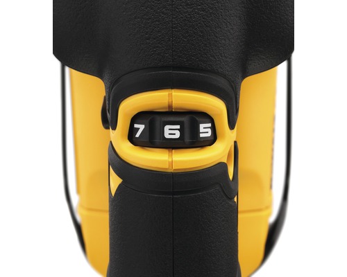 Detailný pohľad na klincovačku s nastaviteľným nastavením hĺbky medzi 5 a 7.