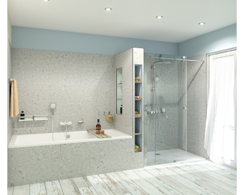 Kúpeľňa s vaňou, sprchou a policami