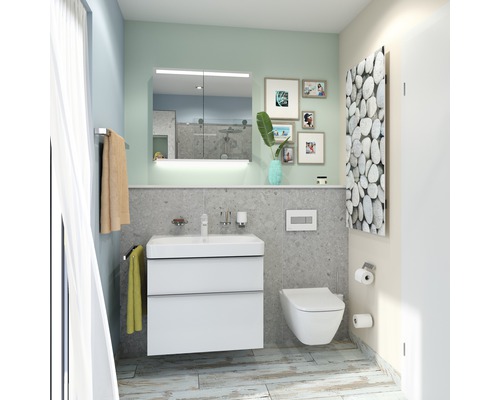 Svetlá kúpeľňa s umývadlovou skrinkou, zrkadlovou skrinkou, toaletou a kúrením