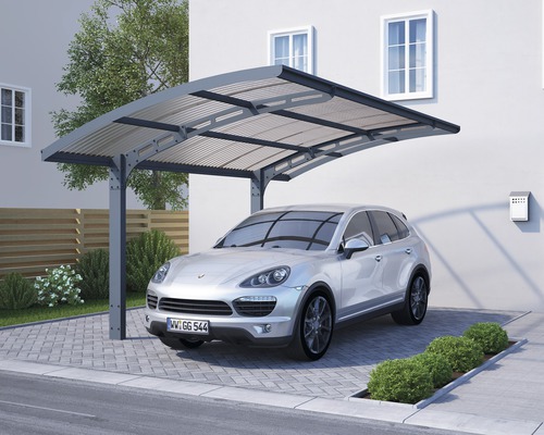 Kryt pre auto s autom pred domom