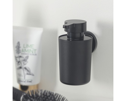 Čierny dávkovač mydla na montáž na stenu