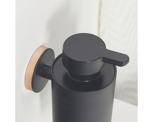 Nástenný dávkovač mydla pre vybavenie kúpeľní