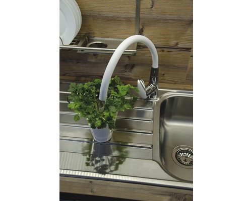 Drezová batéria s flexibilným výtokom a nerezovým drezom