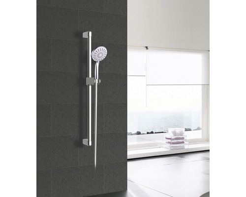 Sprchový set s tyčou v kúpeľni