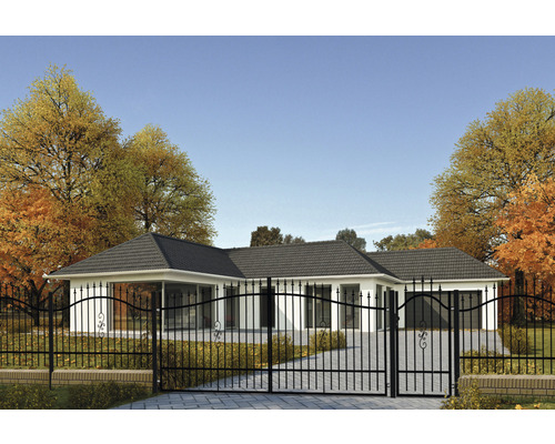 Rodinný dom s kovaným plotom a jesennými stromami