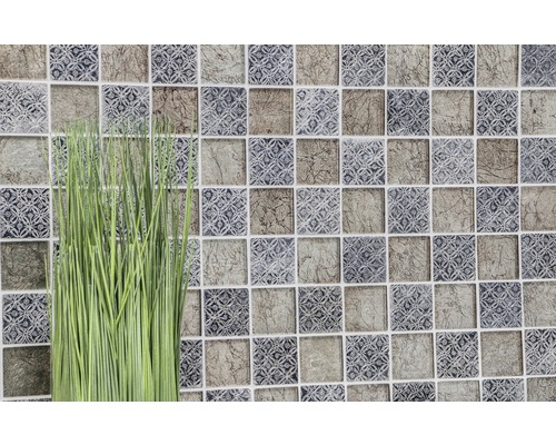 Štvorcové mozaikové dlaždice so vzorom a rastlinami