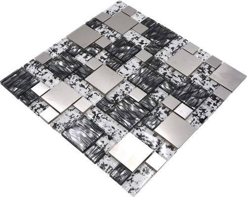 Mozaiková rohož so sklenenými a kovovými prvkami