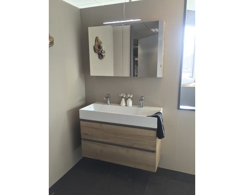 Kúpeľňové umývadlo so skrinkou a zrkadlová skrinka s lampou