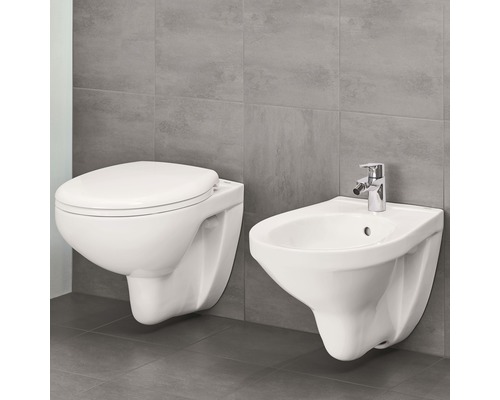 Závesné WC a bidet v kúpeľni