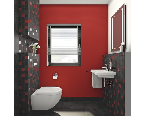 Moderná kúpeľňa s nástenným WC, umývadlom a červenými akcentmi