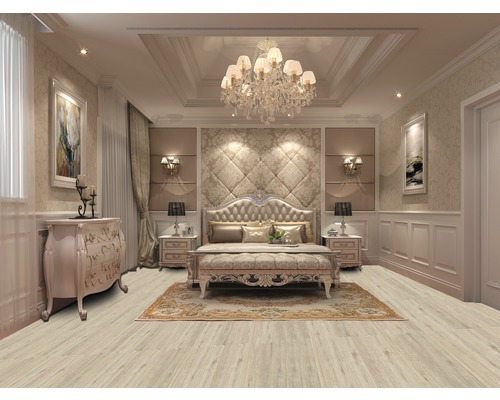 Svetlá spálňa s manželskou posteľou, nočnými stolíkmi, komodou a kobercom na podlahe