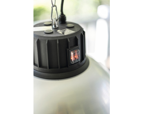 Detailný záber lampy s vypínačom