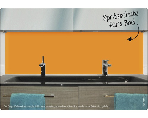 Kúpeľňa s umývadlom, batériami a ochranou proti striekajúcej vode